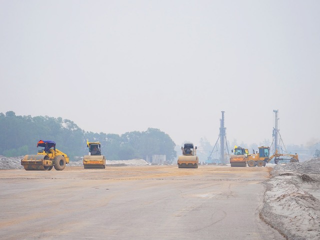 Đẩy mạnh thi công các hạng mục trọng điểm Cảng hàng không Quảng Trị