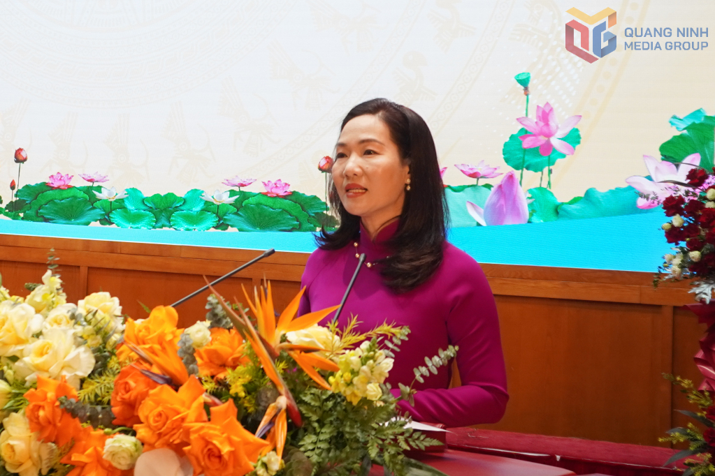 Bà Nguyễn Thị Hạnh, Phó Chủ tịch UBND tỉnh Quảng Ninh, phát biểu tại buổi lễ. Bà Nguyễn Thị Hạnh, Phó Chủ tịch UBND tỉnh Quảng Ninh, phát biểu tại buổi lễ.