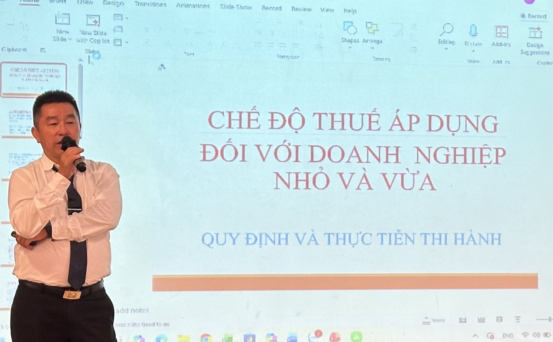 Tháo gỡ vướng mắc về chính sách thuế mới đối với hộ kinh doanh và doanh nghiệp