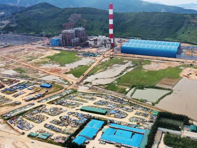 Trao quyết định chấp thuận chủ trương đầu tư Nhà máy Nhiệt điện LNG Quảng Trạch III