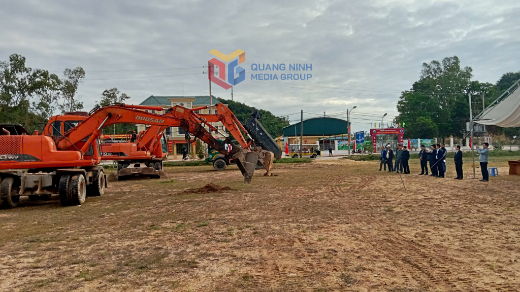 Ngay sau lễ khởi công, đơn vị thi công đã khởi động thi công các dự án. Ngay sau lễ khởi công, đơn vị thi công đã khởi động thi công các dự án.