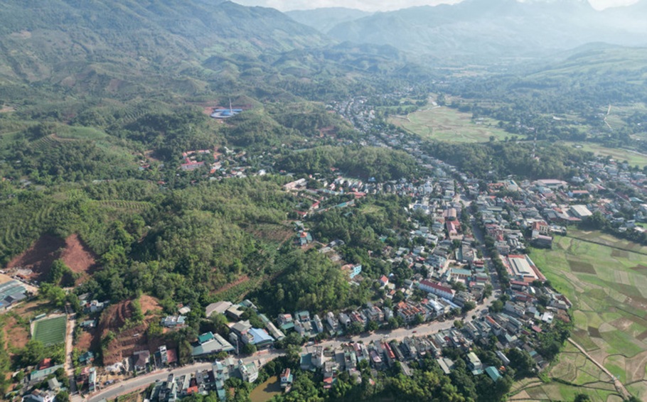 Diện mạo nông thôn của xã Yên Châu đã có nhiều đổi thay rõ rệt từ việc tập trung phát triển sản phẩm OCOP gắn với xây dựng nông thôn mới. Diện mạo nông thôn của xã Yên Châu đã có nhiều đổi thay rõ rệt từ việc tập trung phát triển sản phẩm OCOP gắn với xây dựng nông thôn mới.