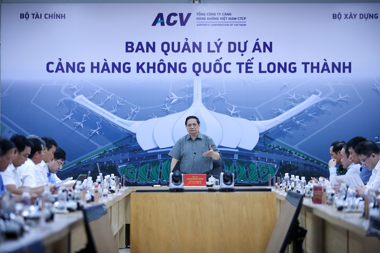 Tại cuộc họp với các bộ ngành, địa phương, cơ quan, Thủ tướng Phạm Minh Chính ghi nhận, biểu dương sự nỗ lực, trách nhiệm, sáng tạo của các bộ, ngành, địa phương, chủ đầu tư. Tại cuộc họp với các bộ ngành, địa phương, cơ quan, Thủ tướng Phạm Minh Chính ghi nhận, biểu dương sự nỗ lực, trách nhiệm, sáng tạo của các bộ, ngành, địa phương, chủ đầu tư.
