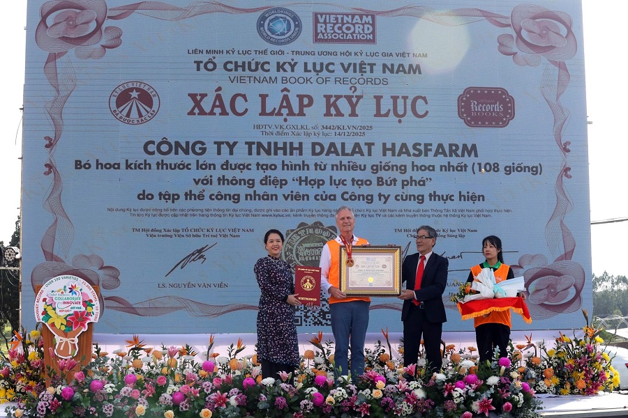 Tổ chức kỷ lục Việt Nam - Vietkings trao xác nhận kỷ lục Việt Nam cho Dalat Hasfarm Tổ chức kỷ lục Việt Nam - Vietkings trao xác nhận kỷ lục Việt Nam cho Dalat Hasfarm