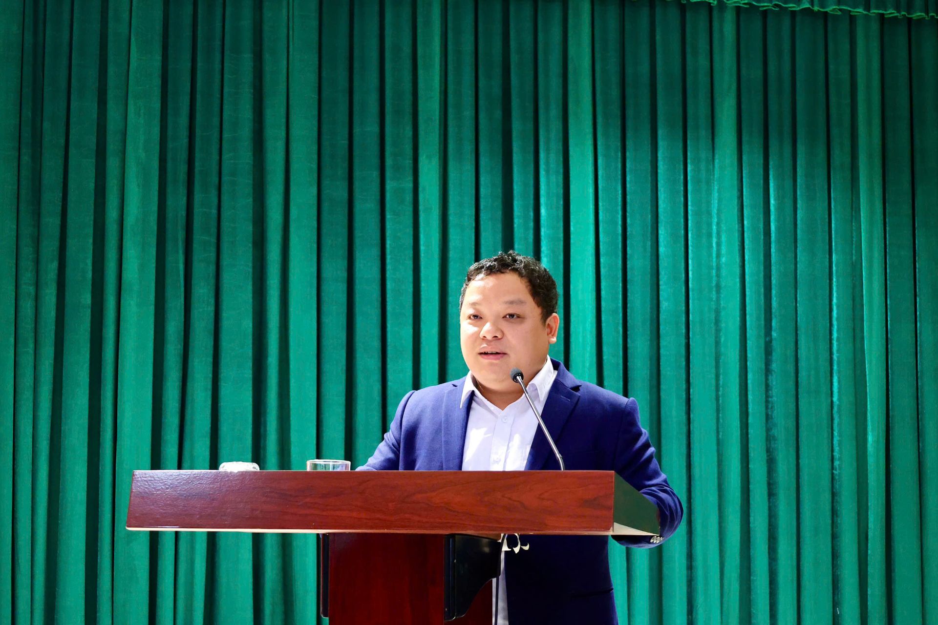 Đồng ch&iacute; Đinh Th&agrave;nh Đồng, Ph&oacute; B&iacute; thư Đảng uỷ, Chủ tịch UBND x&atilde; An L&atilde;o l&agrave;m r&otilde; một số kết quả trong ph&aacute;t triển kinh tế - x&atilde; hội của địa phương.