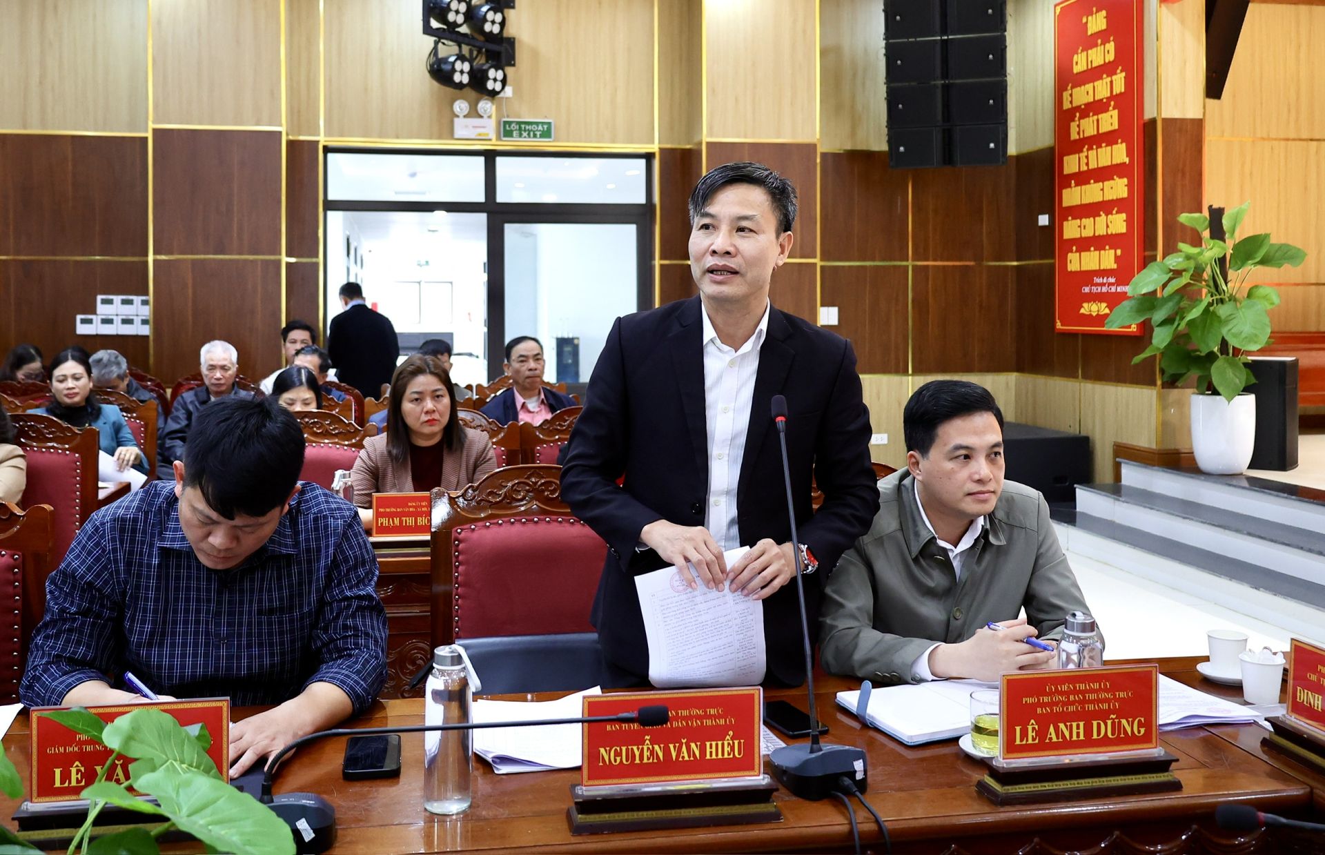 Đồng ch&iacute; Nguyễn Văn Hiểu, Ph&oacute; Trưởng ban Tuy&ecirc;n gi&aacute;o v&agrave; D&acirc;n vận Th&agrave;nh ủy ph&aacute;t biểu chỉ đạo tại Hội nghị.