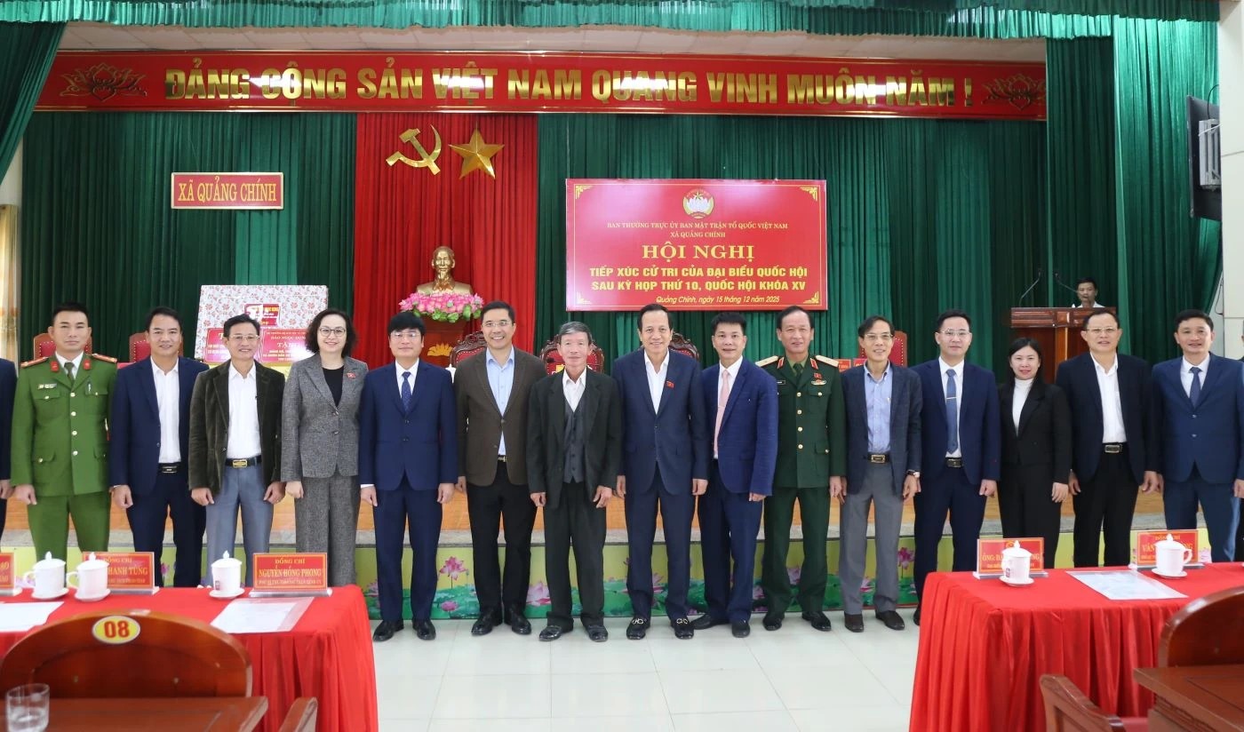 Bộ trưởng Bộ Dân tộc và Tôn giáo Đào Ngọc Dung phát biểu tại hội nghị tiếp xúc cử tri xã Quảng Chính. Bộ trưởng Bộ Dân tộc và Tôn giáo Đào Ngọc Dung phát biểu tại hội nghị tiếp xúc cử tri xã Quảng Chính.