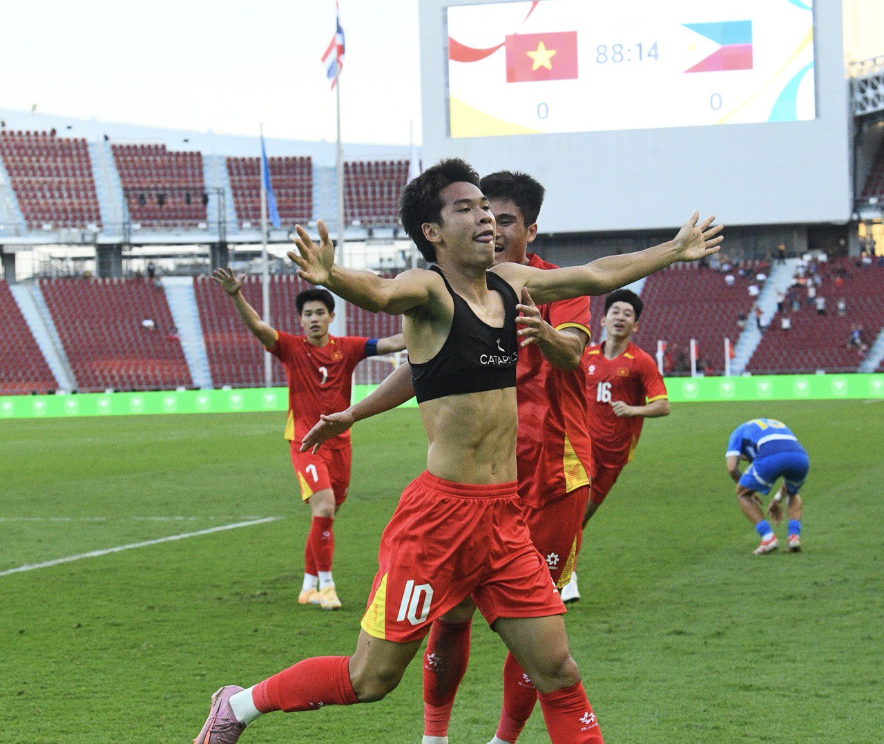 U22 Việt Nam đã có một trận đấu bùng nổ với U22 Philippines chiều 15/12 thuộc bán kết SEA Games 33. U22 Việt Nam đã có một trận đấu bùng nổ với U22 Philippines chiều 15/12 thuộc bán kết SEA Games 33.