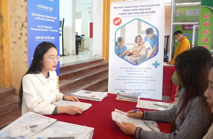 Ra mắt và định hướng nghề “Nhân viên trợ giúp chăm sóc chuyên nghiệp”