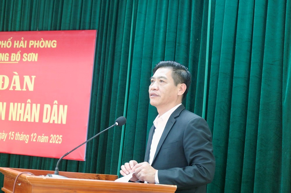 Phó Chủ tịch UBND phường Đồ Sơn Phạm Hoàng Tuấn phát biểu tại hội nghị. Phó Chủ tịch UBND phường Đồ Sơn Phạm Hoàng Tuấn phát biểu tại hội nghị.