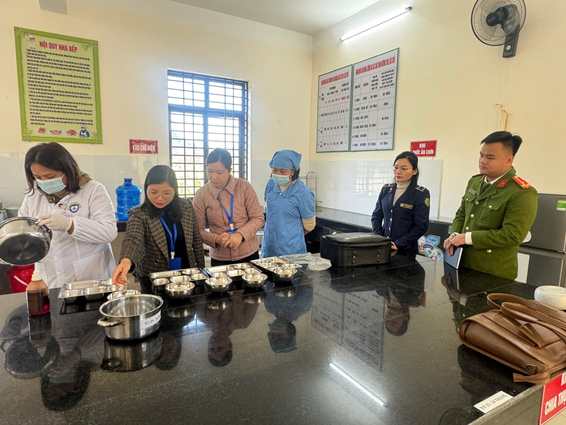 Thái Nguyên: Siết chặt an toàn thực phẩm học đường, kiểm tra đột xuất 8 bếp ăn bán trú