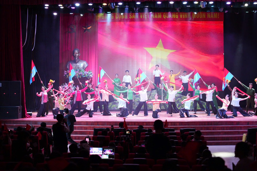 &ldquo;Dấu Son&rdquo; - H&agrave;nh tr&igrave;nh t&ocirc;n vinh cội nguồn v&agrave; lan tỏa gi&aacute; trị văn h&oacute;a nghệ thuật