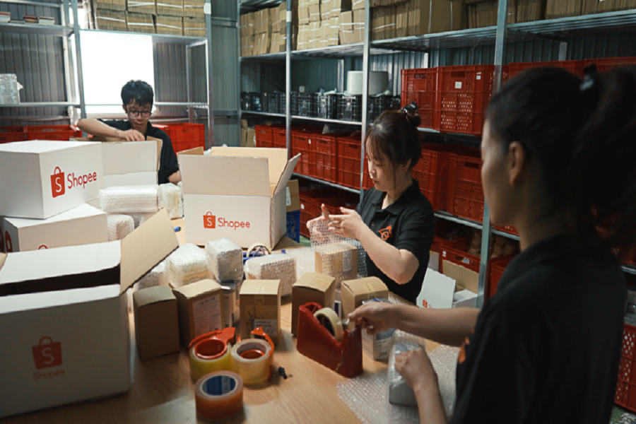 DalatFarm đạt những thành quả ấn tượng sau quá trình kinh doanh trên Shopee. DalatFarm đạt những thành quả ấn tượng sau quá trình kinh doanh trên Shopee.