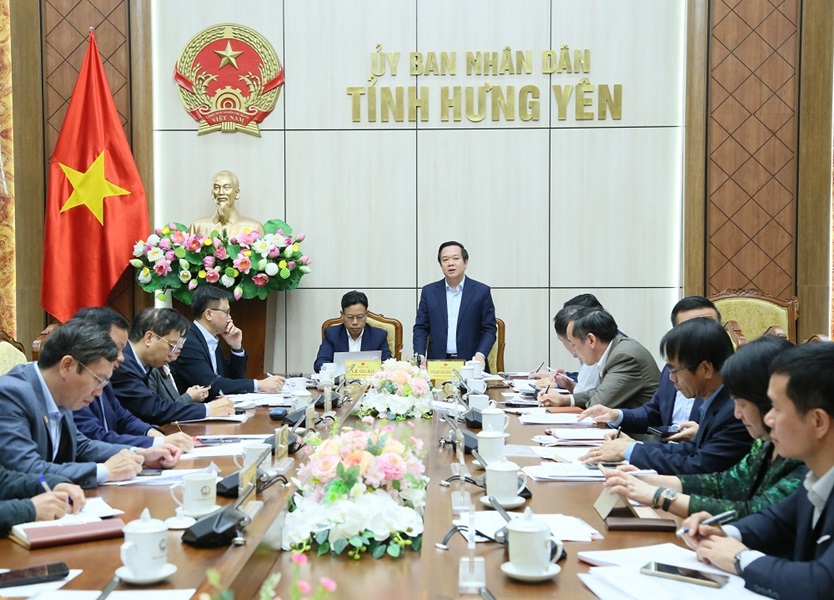 Chủ tịch UBND tỉnh Hưng Yên phát biểu tại cuộc họp Chủ tịch UBND tỉnh Hưng Yên phát biểu tại cuộc họp