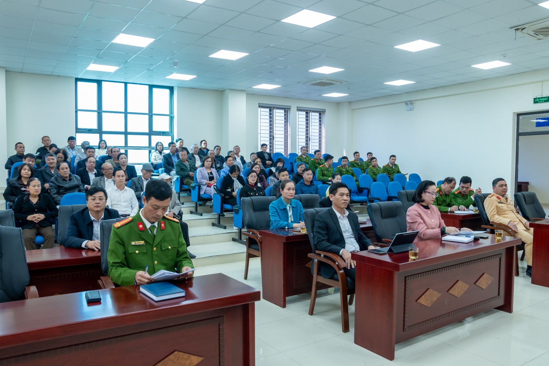 Các đại biểu tham dự hội nghị. Các đại biểu tham dự hội nghị.