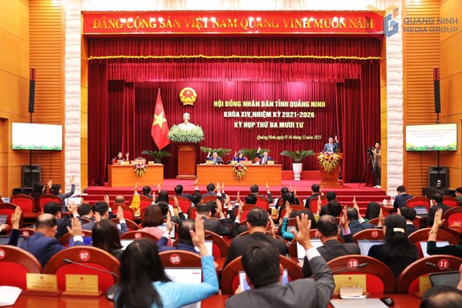 HĐND tỉnh Quảng Ninh khóa XIV biểu quyết thông qua 31 nghị quyết tại Kỳ họp thứ 34. Ảnh: Đỗ Phương HĐND tỉnh Quảng Ninh khóa XIV biểu quyết thông qua 31 nghị quyết tại Kỳ họp thứ 34. Ảnh: Đỗ Phương