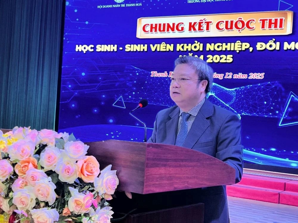 PGS.TS. Bùi Văn Dũng - Hiệu trưởng Trường Đại học Hồng Đức phát biểu khai mạc. PGS.TS. Bùi Văn Dũng - Hiệu trưởng Trường Đại học Hồng Đức phát biểu khai mạc.