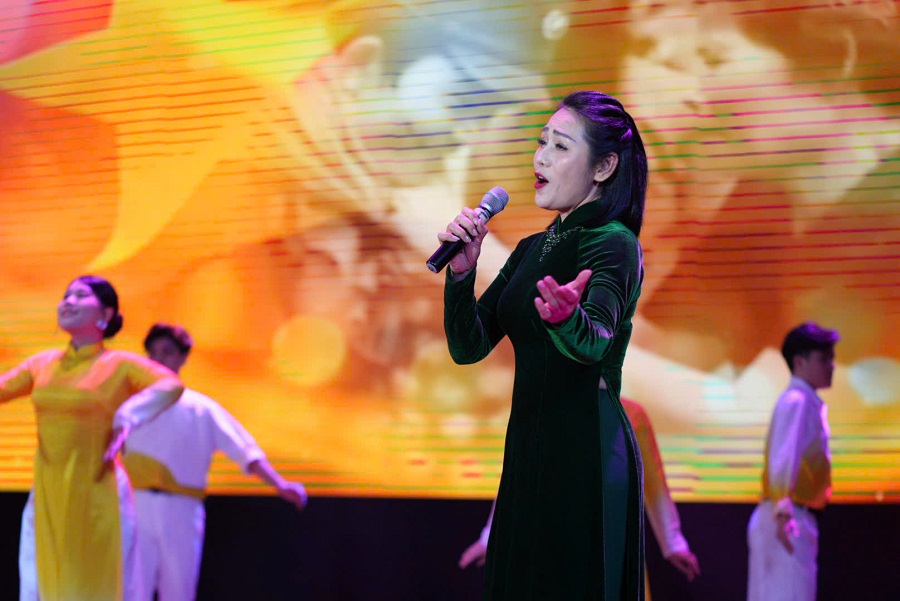 Th&agrave;nh c&ocirc;ng vang dội của chương tr&igrave;nh được bảo chứng bởi sự g&oacute;p mặt của d&agrave;n nghệ sĩ uy t&iacute;n