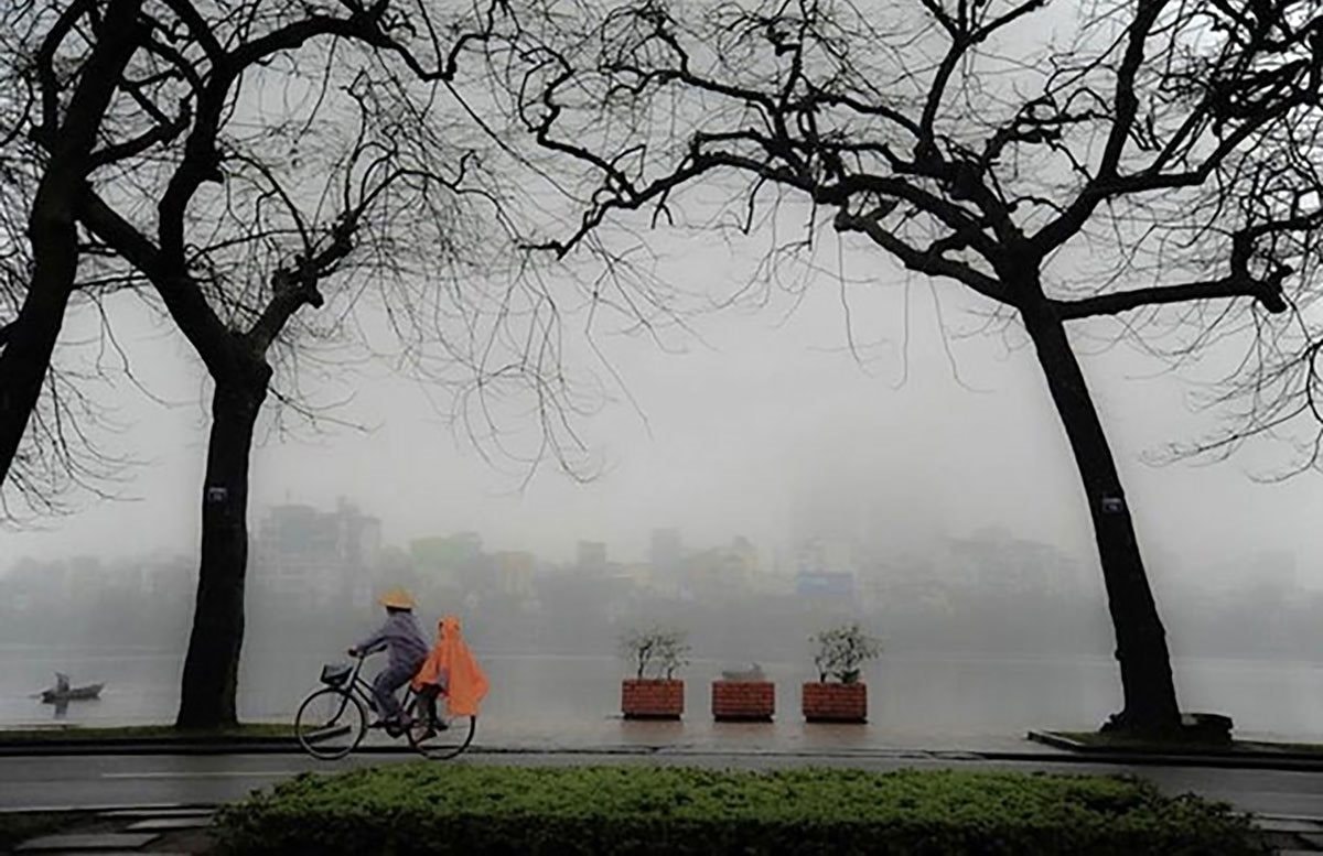 Dự báo thời tiết 17/12: Miền Bắc, Hà Nội mưa rải rác, trời rét