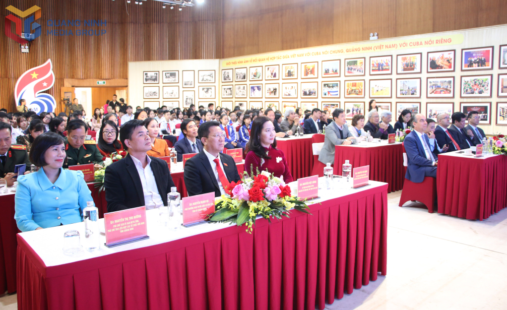 Khai mạc triển lãm ảnh “Kết nối và lan tỏa tình hữu nghị Việt Nam - Cuba”