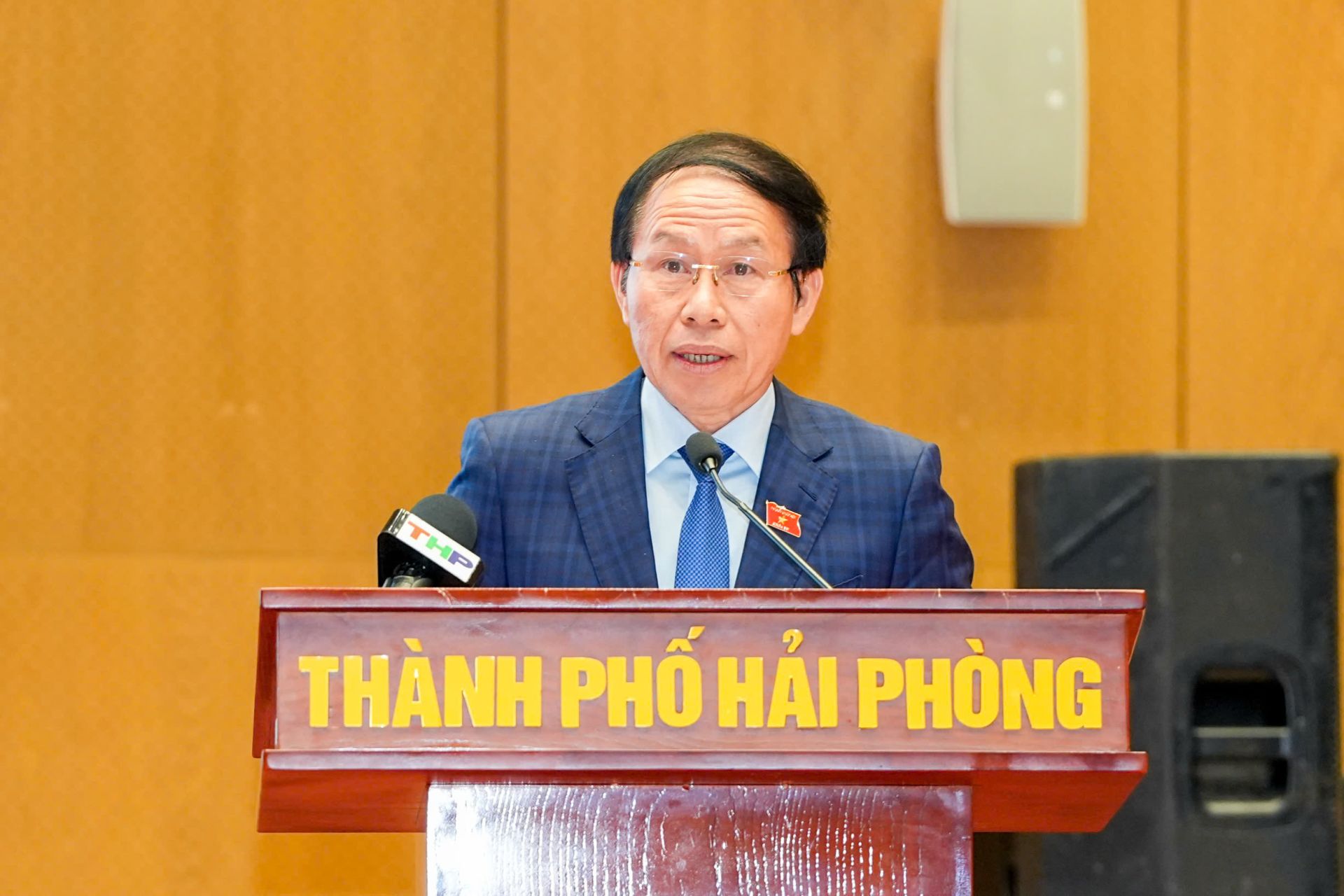 Đồng chí Lê Tiến Châu, Bí thư Thành ủy, Trưởng Đoàn đại biểu Quốc hội thành phố báo cáo khái quát tình hình phát triển của thành phố năm 2025. Đồng chí Lê Tiến Châu, Bí thư Thành ủy, Trưởng Đoàn đại biểu Quốc hội thành phố báo cáo khái quát tình hình phát triển của thành phố năm 2025.