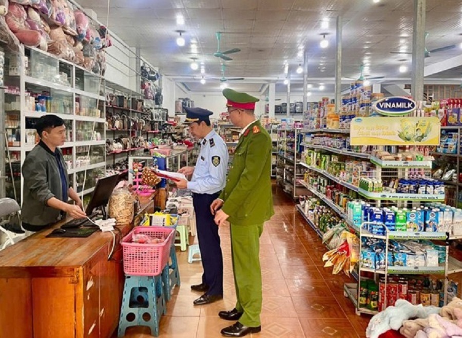 Tuyên Quang: Thu giữ hơn 300 sản phẩm mỹ phẩm không nguồn gốc trong đợt cao điểm kiểm soát thị trường Tết