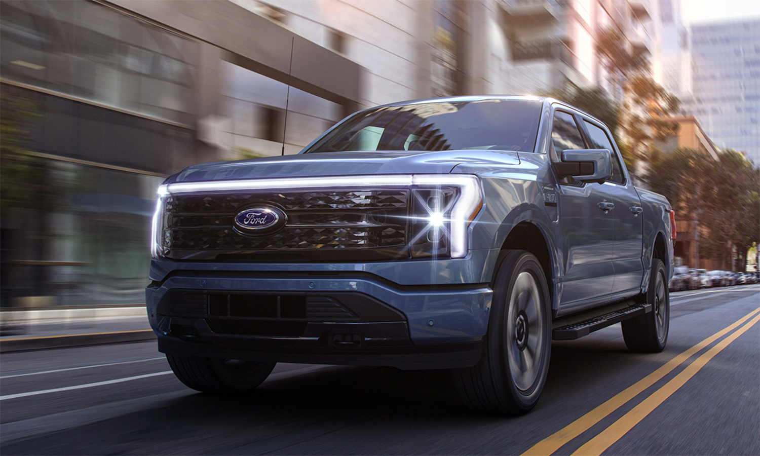 Ford khai tử 3 mẫu xe điện, xoay trục chiến lược sang Hybrid và EREV