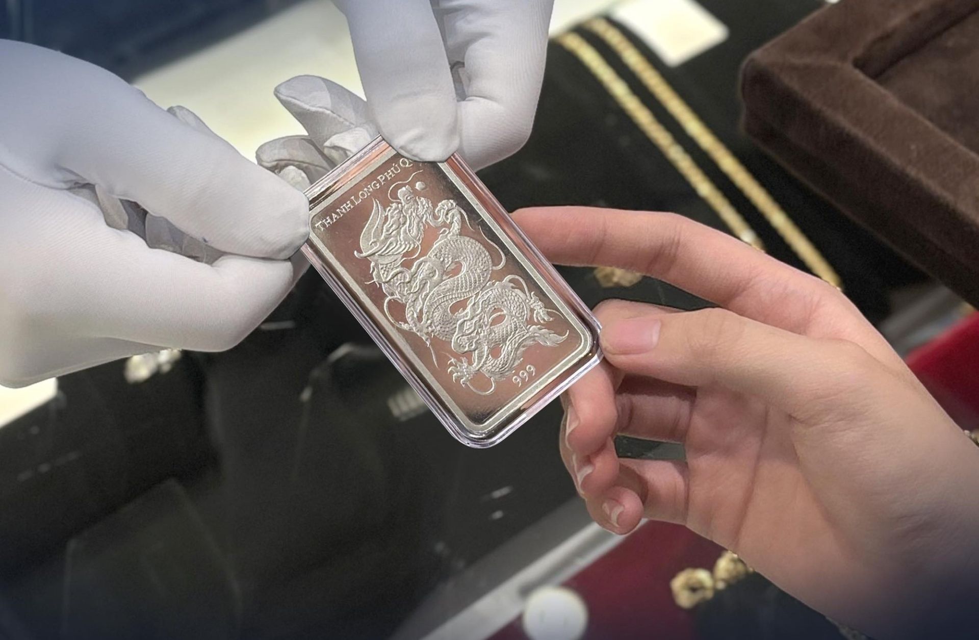 Giá bạc hôm nay 17/12: Điều chỉnh giảm