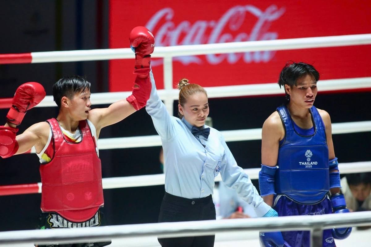 Nguyễn Thị Chiều gi&agrave;nh HCV Muay.