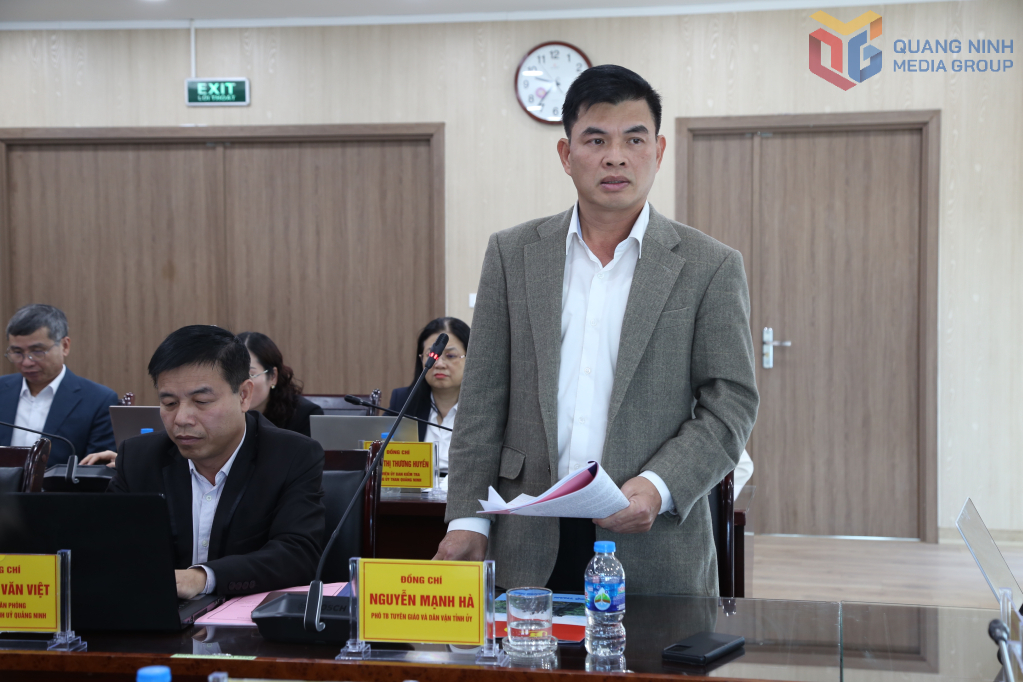 &Ocirc;ng Nguyễn Mạnh H&agrave;, Ph&oacute; Trưởng Ban Tuy&ecirc;n gi&aacute;o v&agrave; D&acirc;n vận Tỉnh ủy Quảng Ninh ph&aacute;t biểu tại hội nghị.