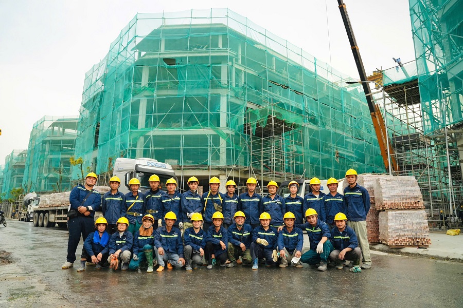 Hiệp hội Nh&agrave; thầu x&acirc;y dựng Việt Nam (VACC) cho biết nhu cầu tuyển dụng to&agrave;n ng&agrave;nh tăng trưởng 171,96% so với c&ugrave;ng kỳ năm trước