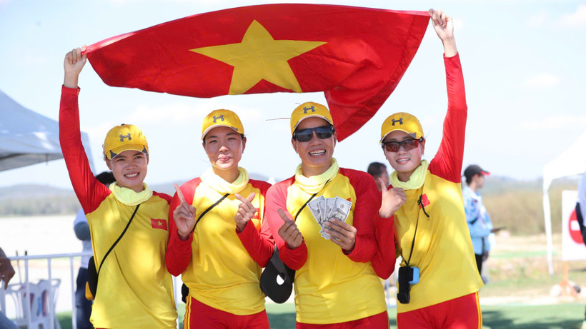 C&aacute;c tay ch&egrave;o xuất sắc của Việt Nam gi&agrave;nh Huy chương V&agrave;ng.