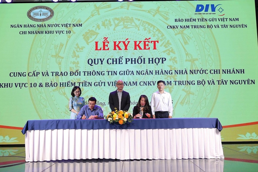 Lễ k&yacute; kết Quy chế phối hợp giữa NHNN Chi nh&aacute;nh Khu vực 10 v&agrave; BHTGVN CNKV Nam Trung Bộ &ndash; T&acirc;y Nguy&ecirc;n