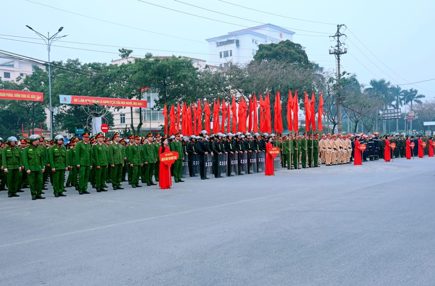 Ninh B&igrave;nh&nbsp;tổ chức&nbsp;Lễ&nbsp;ra qu&acirc;n tấn c&ocirc;ng, trấn &aacute;p tội phạm, bảo đảm&nbsp;ANTT, bảo vệ Đại hội đại biểu to&agrave;n quốc lần thứ XIV của Đảng, bầu cử đại biểu Quốc hội kh&oacute;a XVI, đại biểu Hội đồng nh&acirc;n d&acirc;n c&aacute;c cấp nhiệm kỳ 2026 -2031, Tết Nguy&ecirc;n đ&aacute;n B&iacute;nh Ngọ 2026
