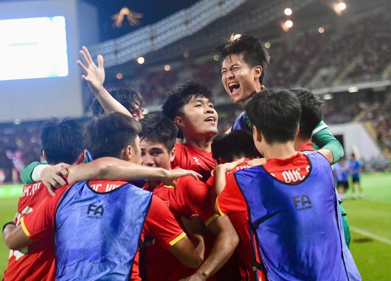 Thủ tướng gửi thư chúc mừng Đội tuyển bóng đá nam U22 và nữ Futsal quốc gia Việt Nam giành Huy chương Vàng