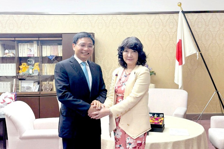 Bộ trưởng Nguyễn Văn Thắng và Bộ trưởng Katayama Satsuki Bộ trưởng Nguyễn Văn Thắng và Bộ trưởng Katayama Satsuki