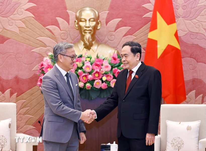 Chủ tịch Quốc hội Trần Thanh Mẫn tiếp Bộ trưởng Ngoại giao Lào Thongsavanh Phomvihane. (Ảnh: Doãn Tấn/TTXVN) Chủ tịch Quốc hội Trần Thanh Mẫn tiếp Bộ trưởng Ngoại giao Lào Thongsavanh Phomvihane. (Ảnh: Doãn Tấn/TTXVN)