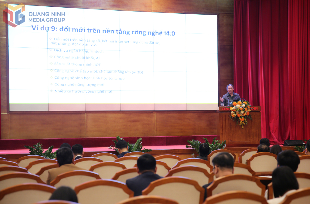 Ông Nguyễn Võ Hưng, Phó Giám đốc Trung tâm hỗ trợ Đổi mới sáng tạo, Cục Đổi mới sáng tạo, Bộ KH&CN trao đổi về nội dung tổng quan ĐMST – góc nhìn địa phương. Ông Nguyễn Võ Hưng, Phó Giám đốc Trung tâm hỗ trợ Đổi mới sáng tạo, Cục Đổi mới sáng tạo, Bộ KH&CN trao đổi về nội dung tổng quan ĐMST – góc nhìn địa phương.