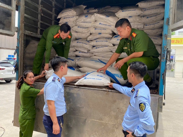 Nghệ An tăng cường kiểm tra chống buôn lậu, gian lận thương mại và hàng giả dịp Tết