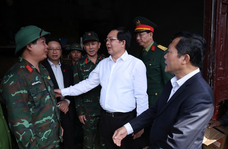 Phó Thủ tướng Hồ Quốc Dũng kiểm tra tình hình triển khai 'Chiến dịch Quang Trung' tại thành phố Huế