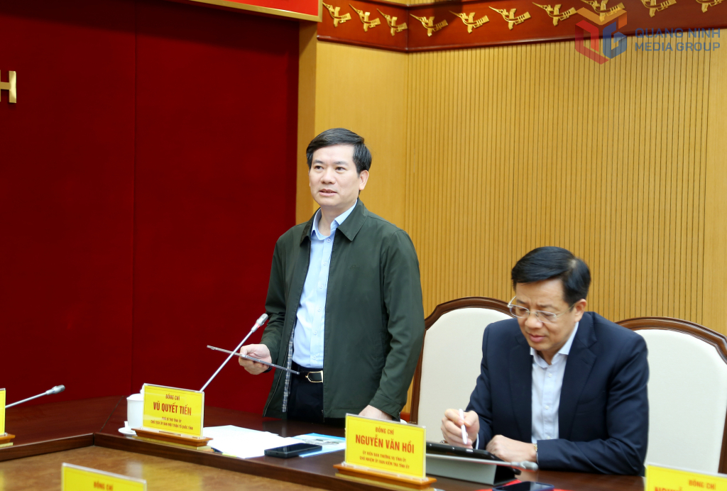 Ông Vũ Quyết Tiến, Phó Bí thư Tỉnh ủy, Chủ tịch Ủy ban MTTQ tỉnh Quảng Ninh, phát biểu tại hội nghị. Ông Vũ Quyết Tiến, Phó Bí thư Tỉnh ủy, Chủ tịch Ủy ban MTTQ tỉnh Quảng Ninh, phát biểu tại hội nghị.