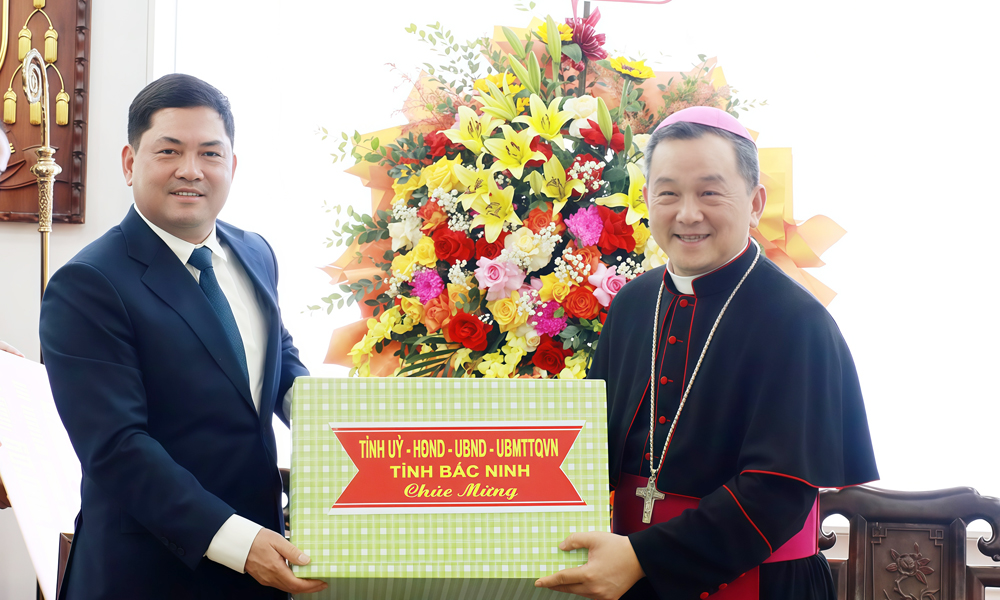Bí thư Tỉnh ủy Bắc Ninh chúc mừng Tòa Giám mục Bắc Ninh nhân lễ Giáng sinh