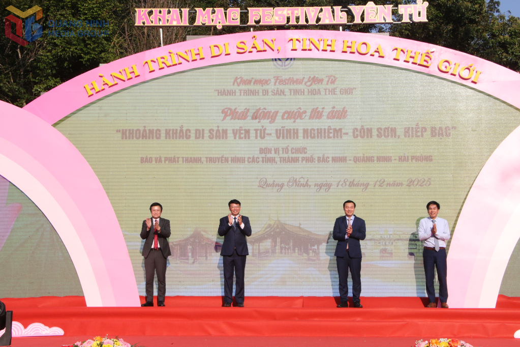 Ban Tổ chức bấm nút phát động tổ chức Cuộc thi ảnh “Khoảnh khắc di sản Yên Tử - Vĩnh Nghiêm - Côn Sơn, Kiếp Bạc”. Ban Tổ chức bấm nút phát động tổ chức Cuộc thi ảnh “Khoảnh khắc di sản Yên Tử - Vĩnh Nghiêm - Côn Sơn, Kiếp Bạc”.