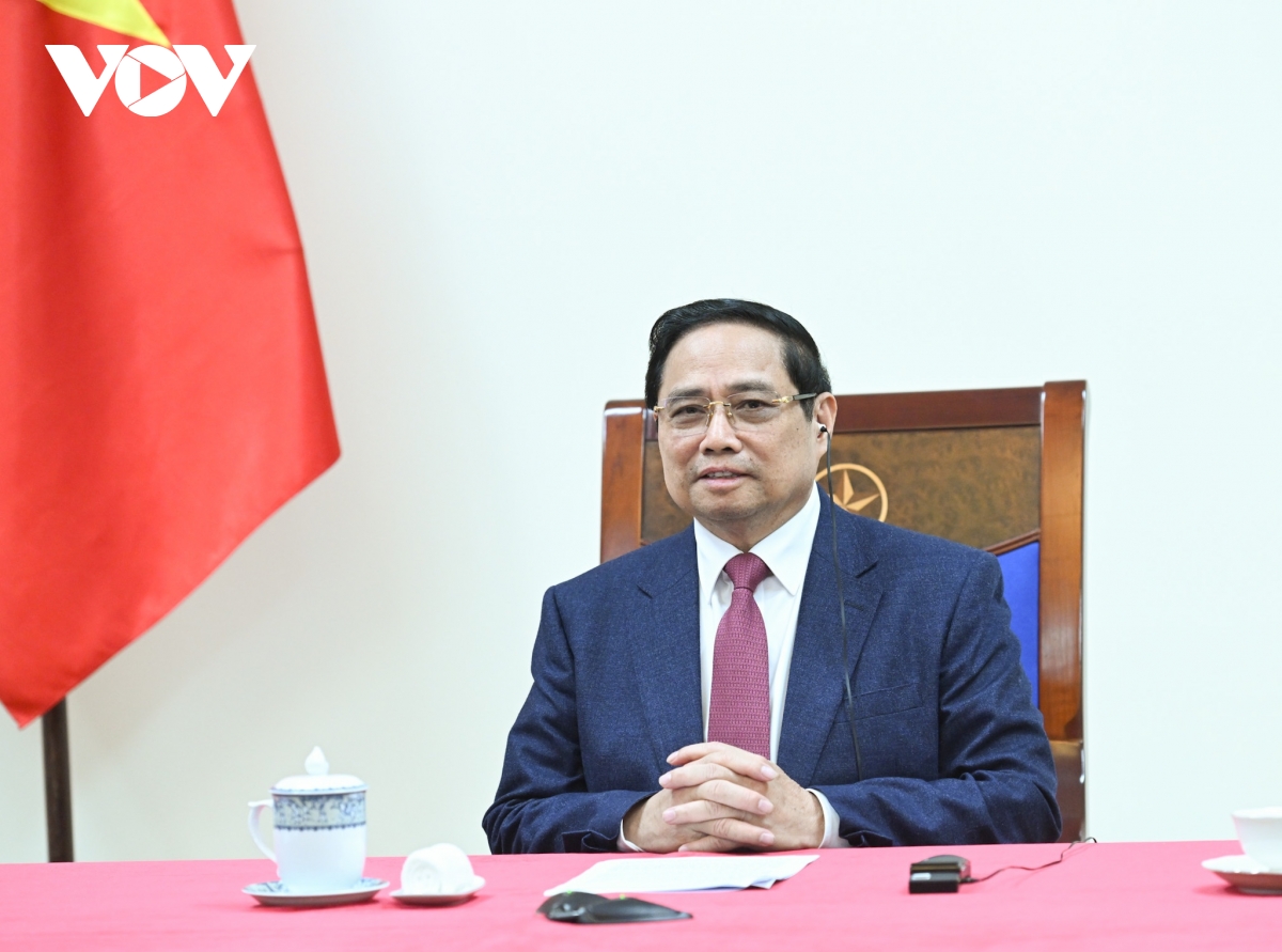 Thủ tướng Chính phủ Phạm Minh Chính điện đàm với Thủ tướng Singapore Lawrence Wong