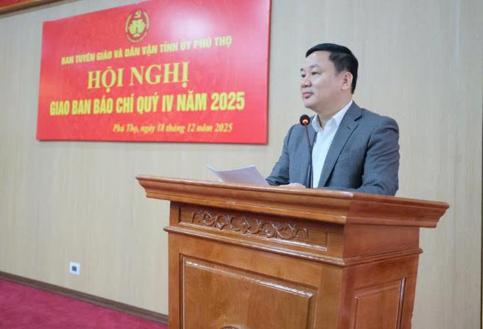 Ông Nguyễn Mạnh Tuấn, Phó Trưởng ban Tuyên giáo, Dân vận Tỉnh ủy Phú Thọ phát biểu trong cuộc họp. Ông Nguyễn Mạnh Tuấn, Phó Trưởng ban Tuyên giáo, Dân vận Tỉnh ủy Phú Thọ phát biểu trong cuộc họp.