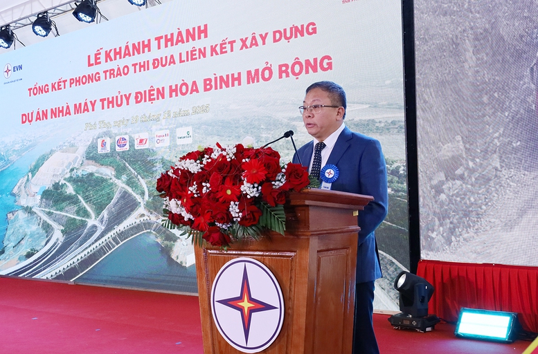 Phó Tổng Giám đốc EVN Phạm Hồng Phương phát biểu tại buổi lễ Phó Tổng Giám đốc EVN Phạm Hồng Phương phát biểu tại buổi lễ