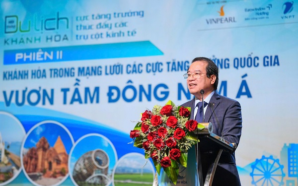 Ông Hà Văn Siêu- Cục phó Cục Du lịch Quốc gia phát biểu Ông Hà Văn Siêu- Cục phó Cục Du lịch Quốc gia phát biểu