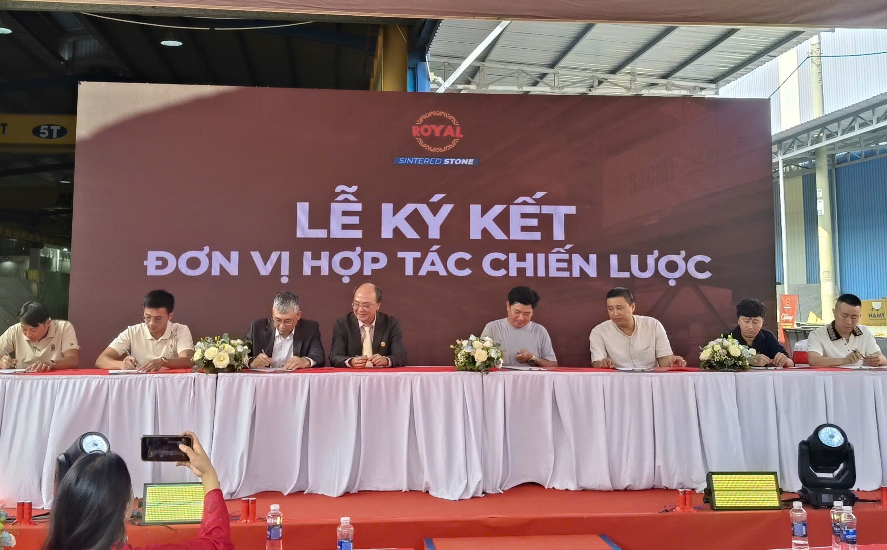 Ra mắt Trung tâm phân phối và dịch vụ phía Nam của Royal Sintered Stone