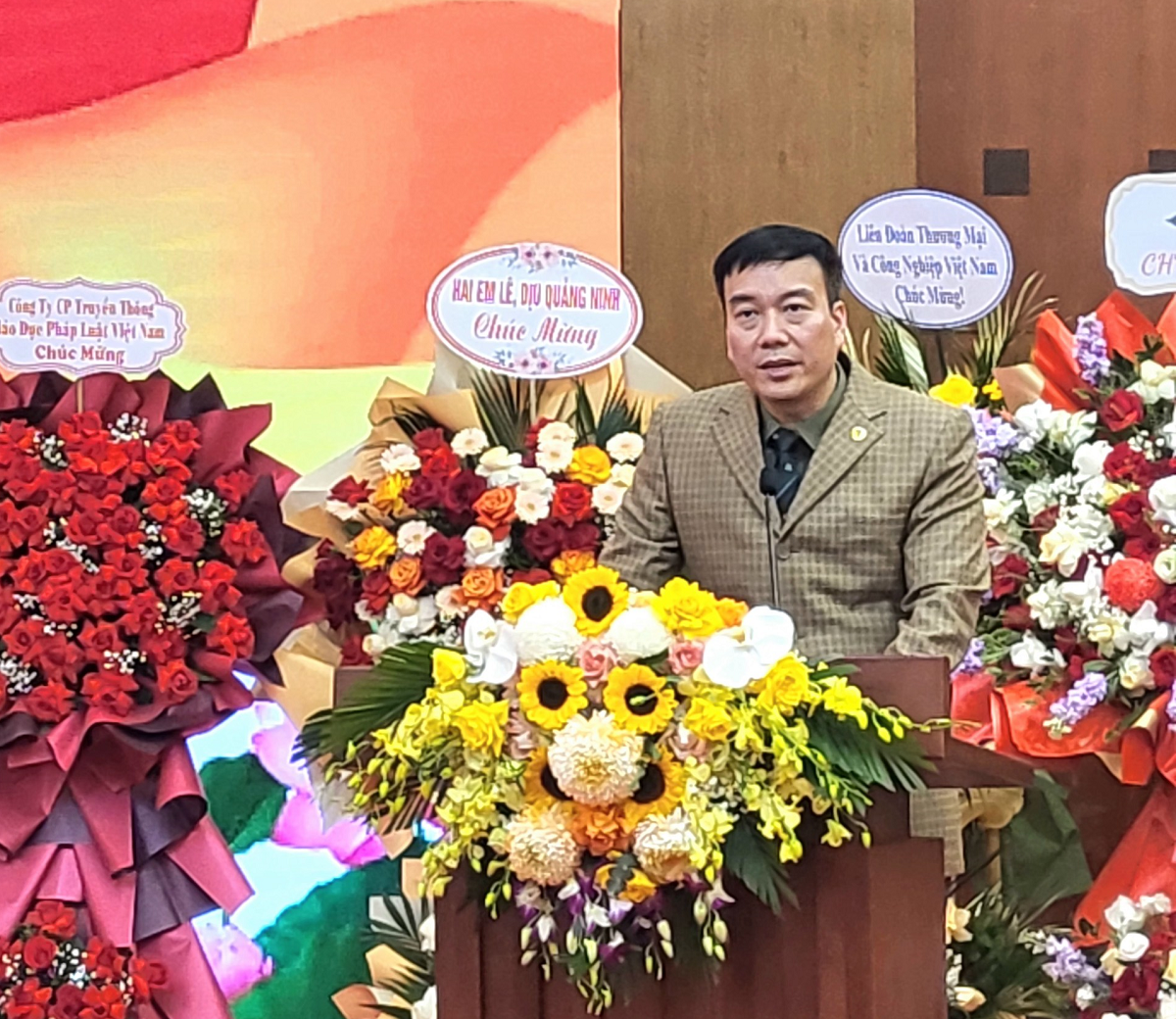 Tiến sĩ Nguyễn Đức T&agrave;i &ndash; Gi&aacute;m đốc Trung t&acirc;m QSAC ph&aacute;t biểu tại sự kiện