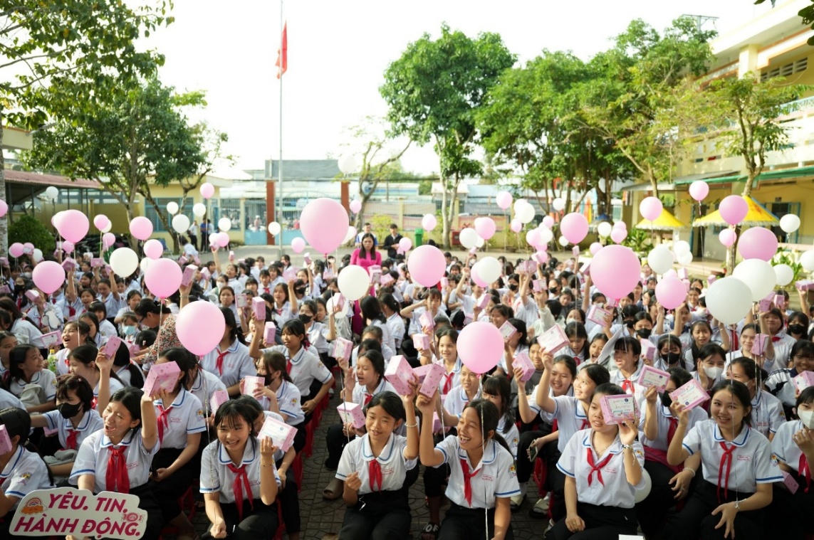 Chương trình nhận được sự ủng hộ và đánh giá tích cực từ giáo viên, học sinh, bổ trợ những kiến thức thực tiễn cho học sinh bên cạnh chương trình học chính khóa Chương trình nhận được sự ủng hộ và đánh giá tích cực từ giáo viên, học sinh, bổ trợ những kiến thức thực tiễn cho học sinh bên cạnh chương trình học chính khóa